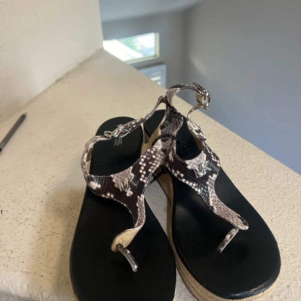 MICHAEL Kors‎ Laney Leather Animal Print Embossed Thong Espadrilles size 10M